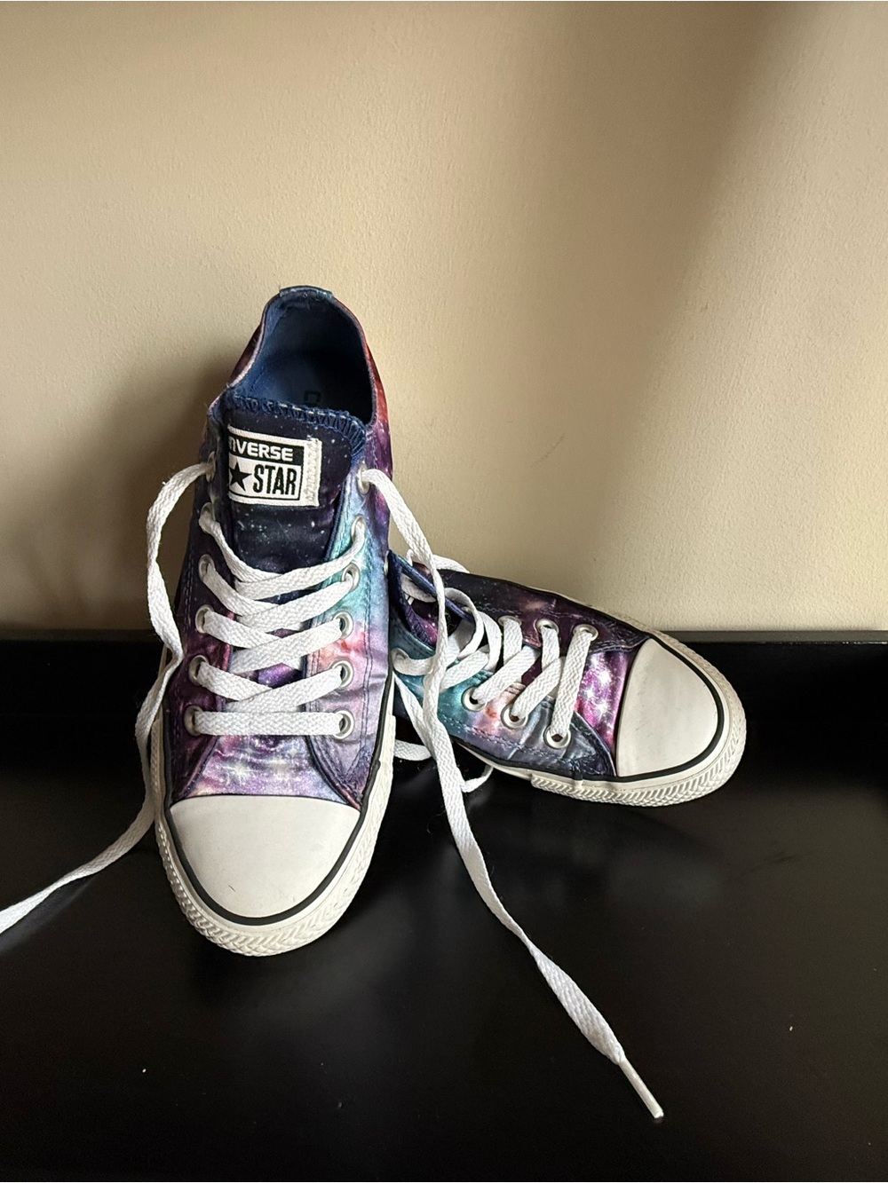 Converse Galaxy Print Satin Low Top Sneakers Women’s 7 Men’s 5